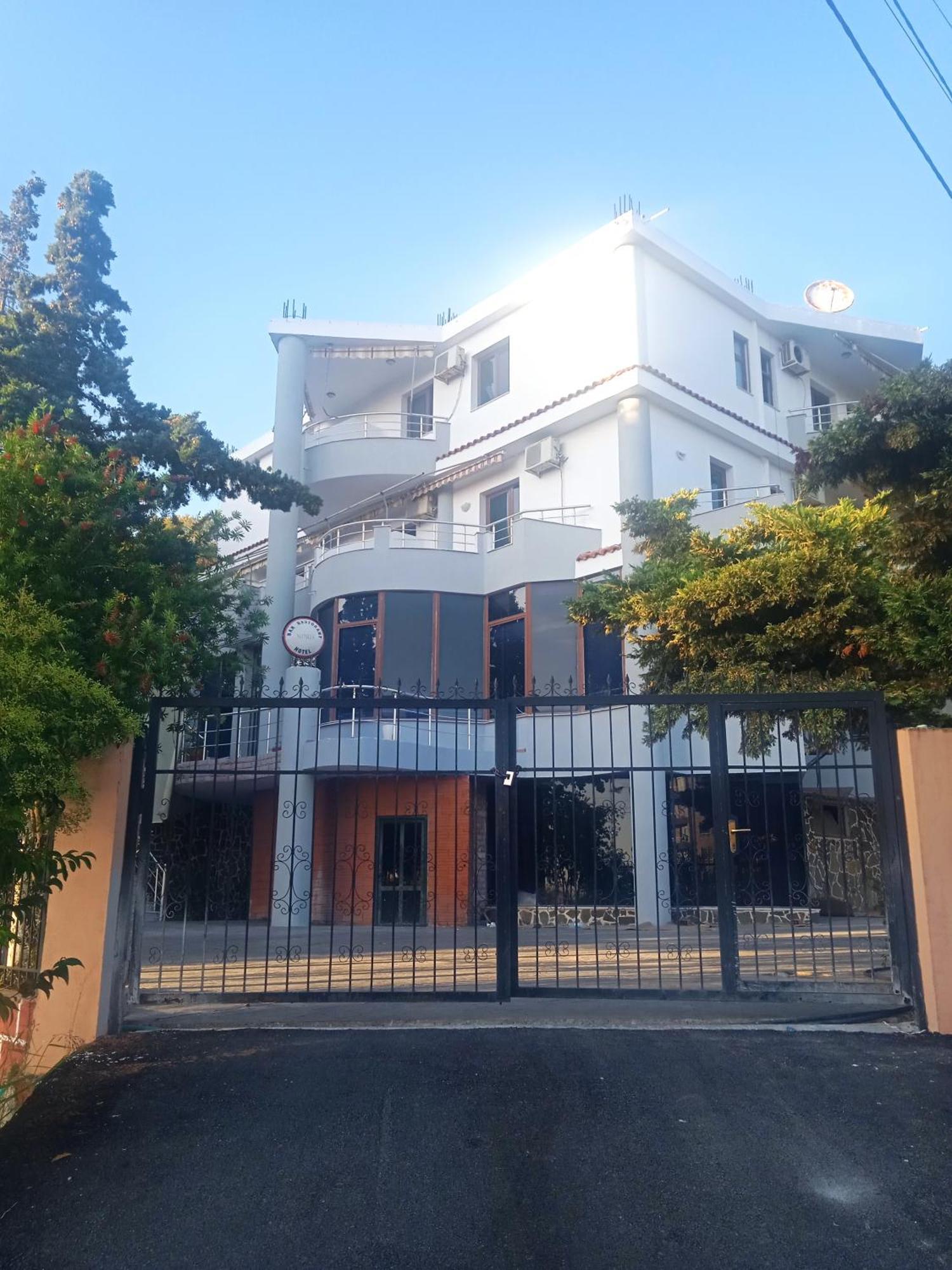 Hotel Moris Durrës Eksteriør bilde